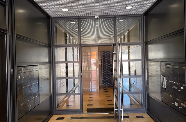 Comfortable offices ideal for your business