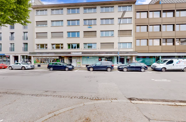 Pop-up commercial space right at the station!