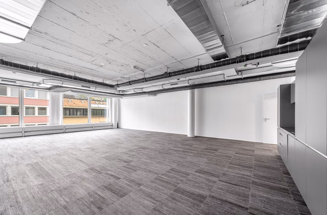 Renovated office space directly at Baden train station