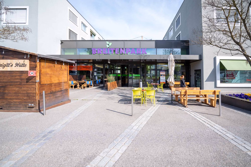 Attractive bistro space with outdoor area, Neue Aarburgerstrasse, 4852 Rothrist, Aargau, CH