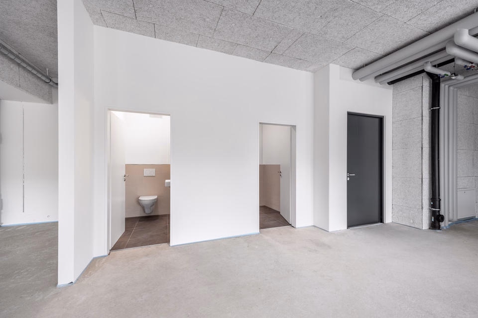 Office or retail subunit in the modern Sennenwies development, Fulachstrasse, 8200 Schaffhausen, Schaffhausen, CH