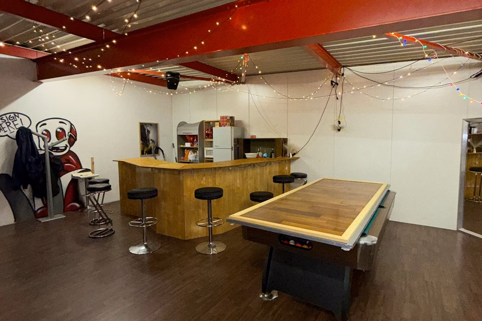Spacious studio of 105 m² for rent in Gretzenbach, Im Grund, 5014 Gretzenbach, Solothurn, CH