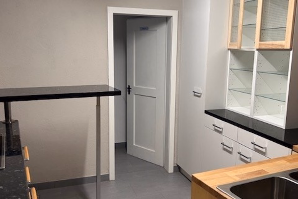 First 2 months rent-free - Spacious commercial space, Weinsteig, 8200 Schaffhausen, Schaffhausen, CH