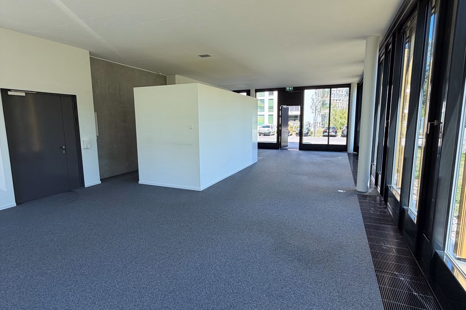 Attractive commercial space in Zürich Oerlikon, Leutschenbachstrasse, 8050 Zürich, Zurich, CH
