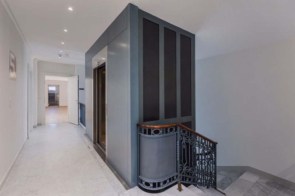 The perfect address for your business, Via Nassa, 6900 Lugano, Ticino, CH