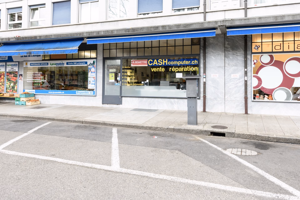 Retail unit near Cornavin train station, Rue Louis-Favre, 1201 Genève, Geneva, CH
