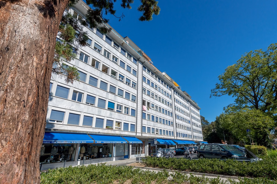 Retail unit near Cornavin train station, Rue Louis-Favre, 1201 Genève, Geneva, CH