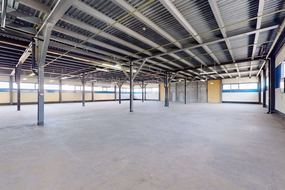 Generous storage area (approx. 830 m2) on the 2nd floor, Römerstrasse, 2555 Brügg b. Biel, Bern, CH