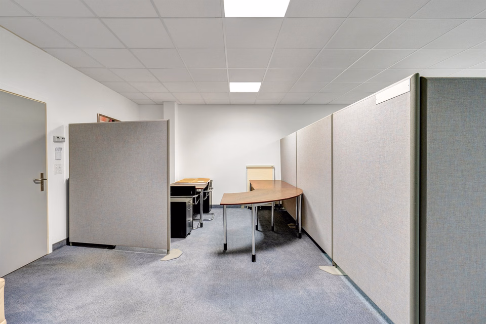 Furnished workstation in the High-Tech Center, Lohstampfenstrasse, 8274 Tägerwilen, Thurgau, CH