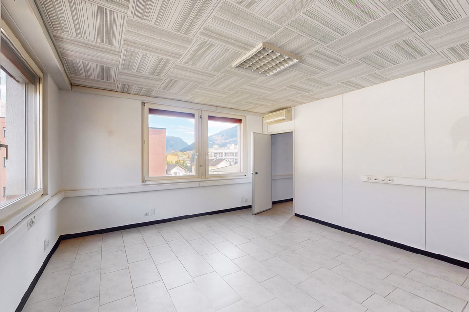 Your commercial premises in Rivera, Via Cantonale, 6802 Rivera, Ticino, CH