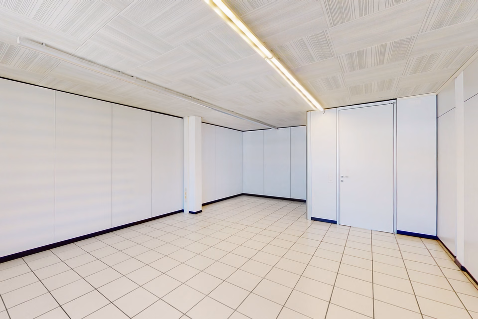 Office of 37 m² – Compact, functional, strategic, Via Cantonale, 6802 Rivera, Ticino, CH