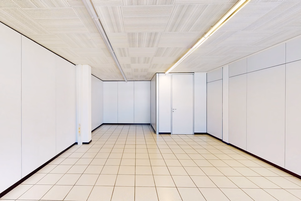 Office of 37 m² – Compact, functional, strategic, Via Cantonale, 6802 Rivera, Ticino, CH