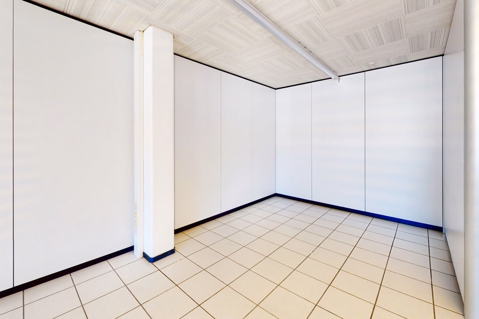 Office of 37 m² – Compact, functional, strategic, Via Cantonale, 6802 Rivera, Ticino, CH