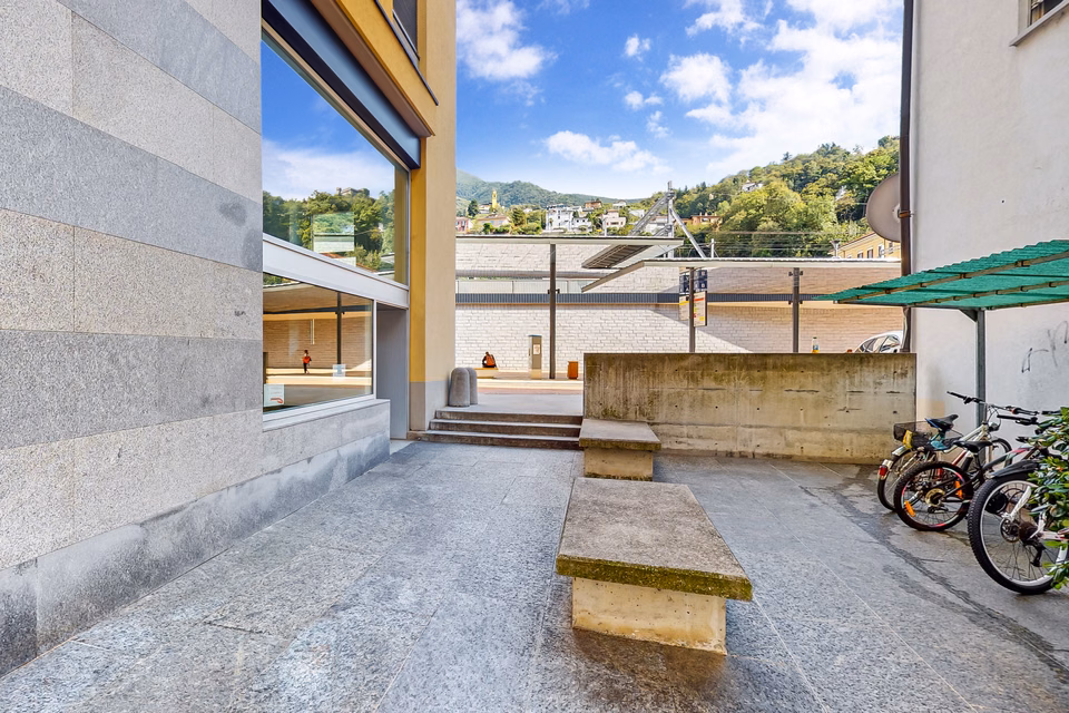 Your commercial space in the heart of Bellinzona, Viale Stazione, 6500 Bellinzona, Ticino, CH