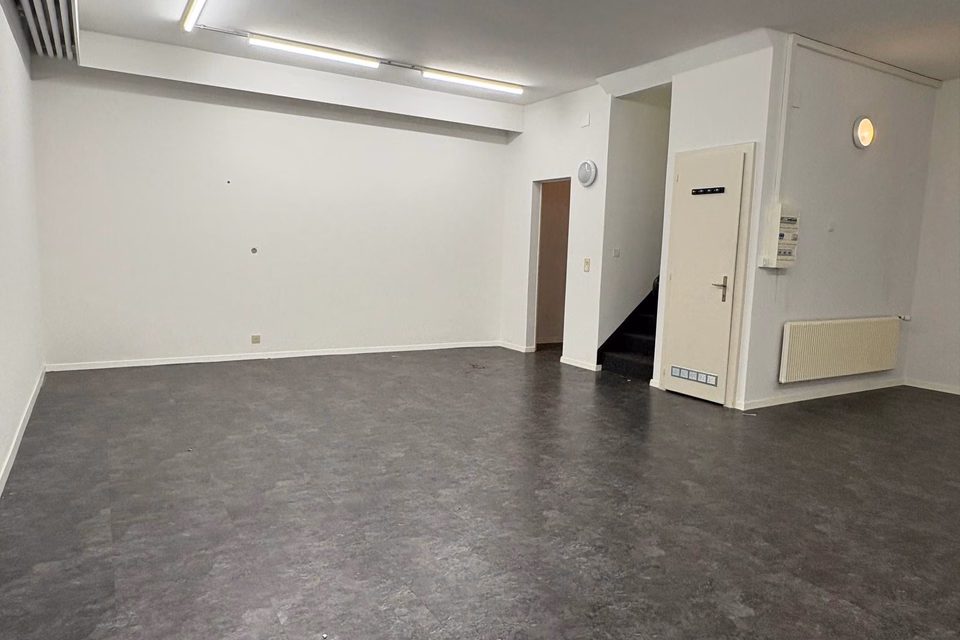 Pop-up commercial space right at the station!, Bahnhofstrasse, 3400 Burgdorf, Bern, CH