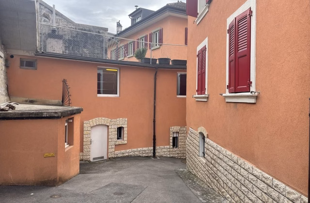 Storage unit near the station - first month's rent free