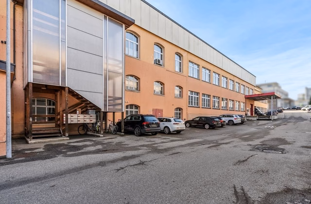 Office and Commercial Premises in the Walke Commercial Center