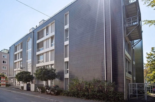 Secure spot for your motorcycle in the heart of Zurich District 8