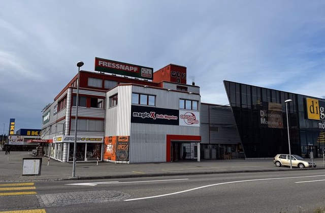 Parking spaces in the Lyssach shopping mile