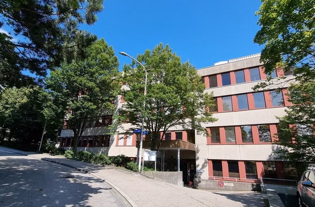Temporary sublease: Commercial space!