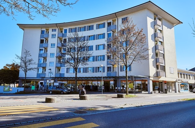 Underground parking space at Neuhausplatz for rent!