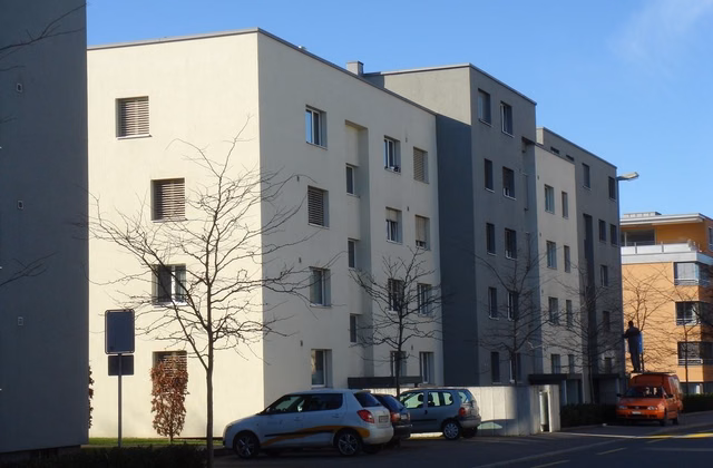 Parking spaces for rent near the train station and swimming pool!