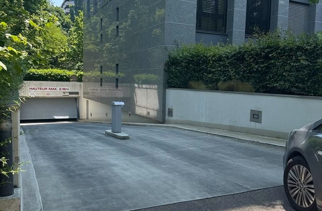 Underground parking space - Champel