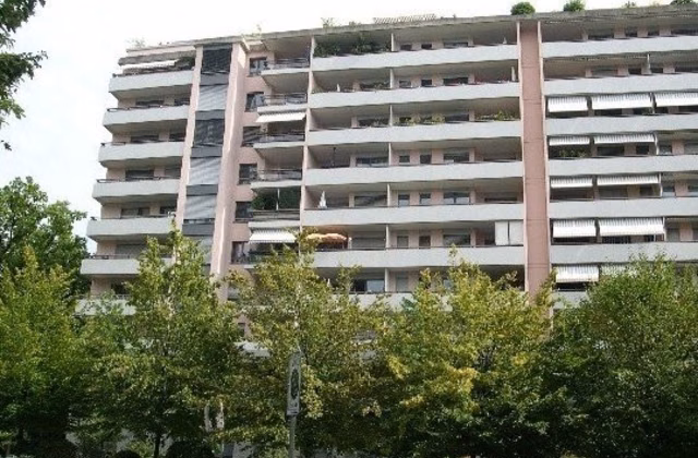 Parking space in the heart of the Champel neighbourhood - Available immediately