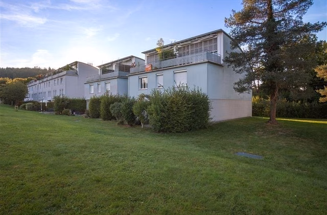Motorcycle parking space for rent in Urdorf