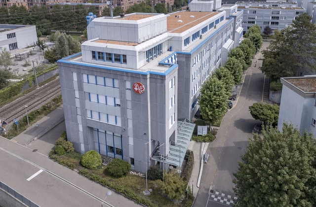 Move-in ready office space with exclusive roof terrace!