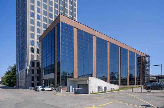 Exklusive Büro- und Showroomflächen mit Autolift  bis zu 5'700 m²