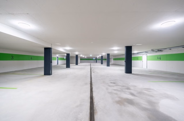 Garage parking space for rent