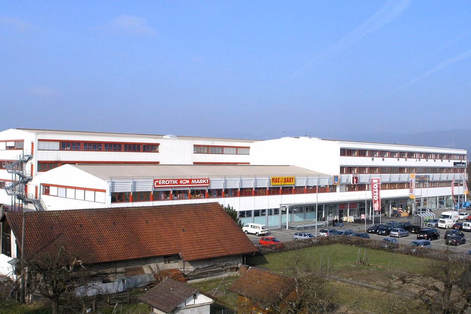 Attractive sales/commercial space for rent, Fabrikweg, 5033 Buchs, Aargau, CH
