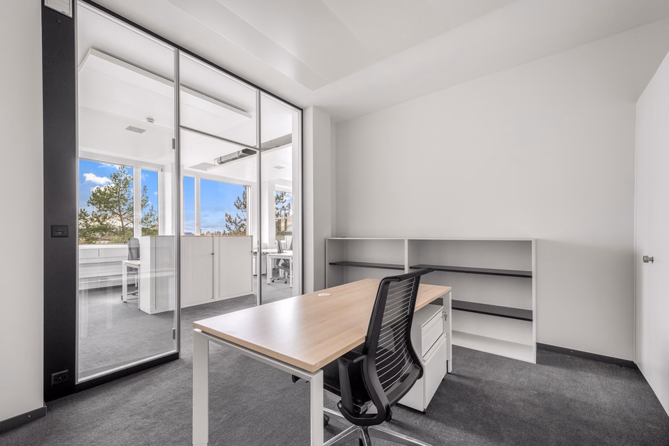 Commercial space in Winterthur - available for immediate occupancy, Sulzerallee, 8400 Winterthur, Zurich, CH