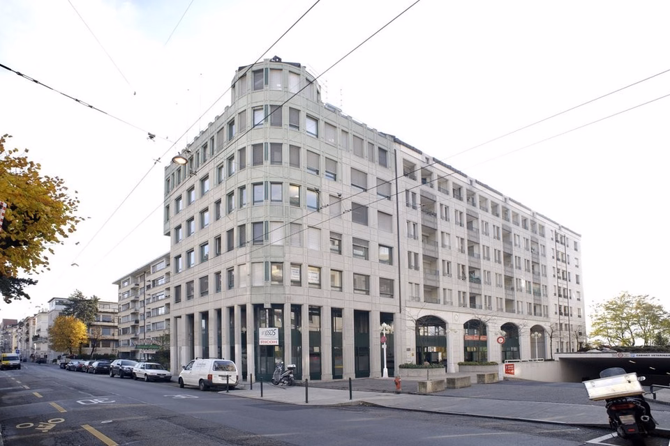 Multiple motorcycle parking spaces in the building's basement, Rue de Saint-Jean 30 -, 1203 Genève, Geneva, CH