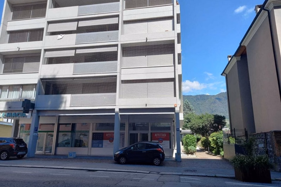 Bright commercial space / office for rent, Corso San Gottardo, 6830 Chiasso, Ticino, CH