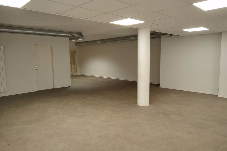 Commercial premises of approximately 245 m2 available immediately, Rue de la Borde, 1018 Lausanne, Vaud, CH
