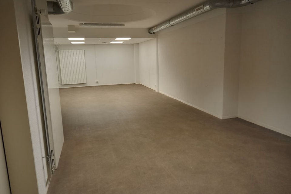 Commercial premises of approximately 245 m2 available immediately, Rue de la Borde, 1018 Lausanne, Vaud, CH
