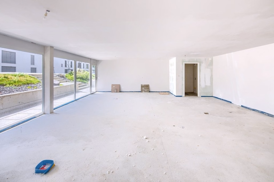 Commercial premises of 80 m2 for rent, available immediately or by arrangement, Avenue des Platanes 12 (F), 3960 Sierre, Valais/Wallis, CH