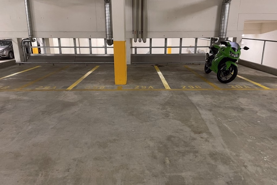 Motorcycle parking space for rent in Männedorf!, Asylstrasse, 8708 Männedorf, Zurich, CH