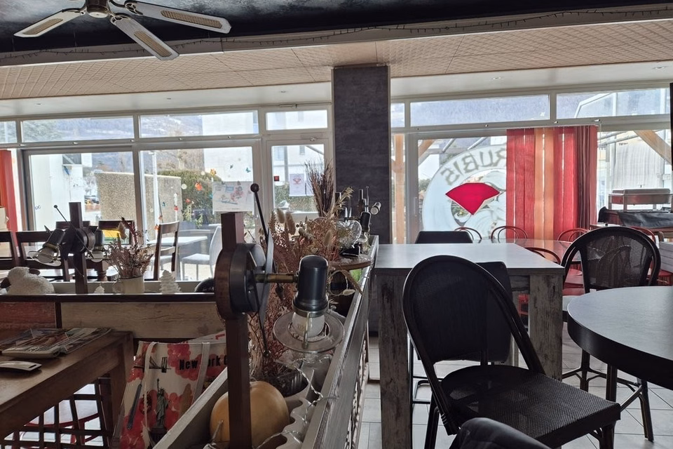 Café for rent, Avenue de la Gare, 1964 Conthey, VS, CH