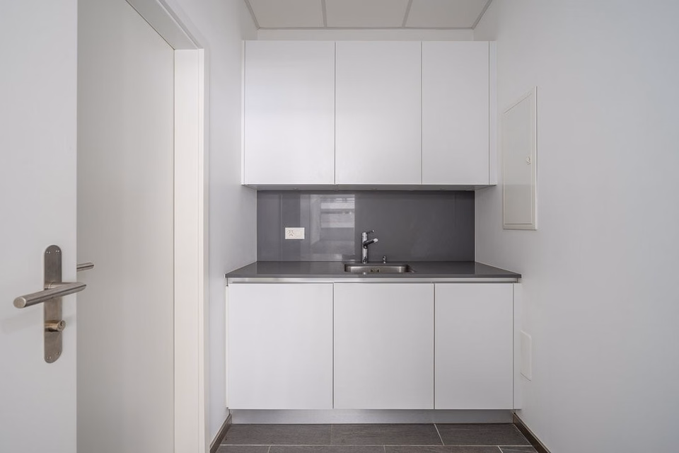 Bright commercial space / office for rent, Corso San Gottardo, 6830 Chiasso, Ticino, CH