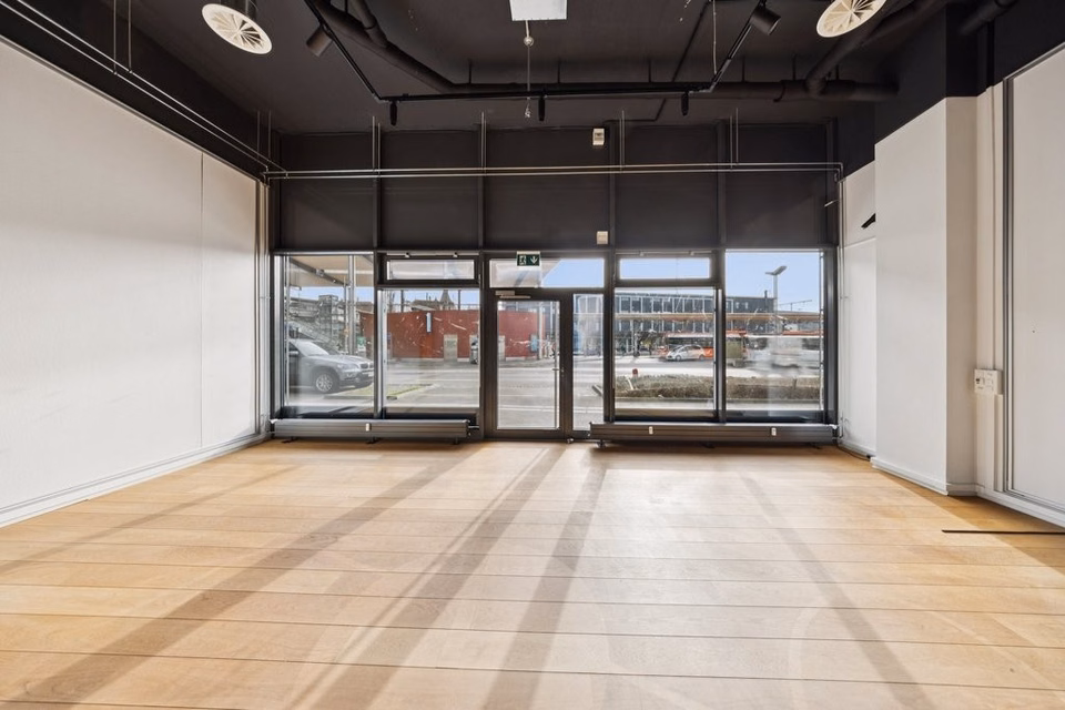 Commercial space near Zollikofen train station, Bernstrasse, 3052 Zollikofen, Bern, CH