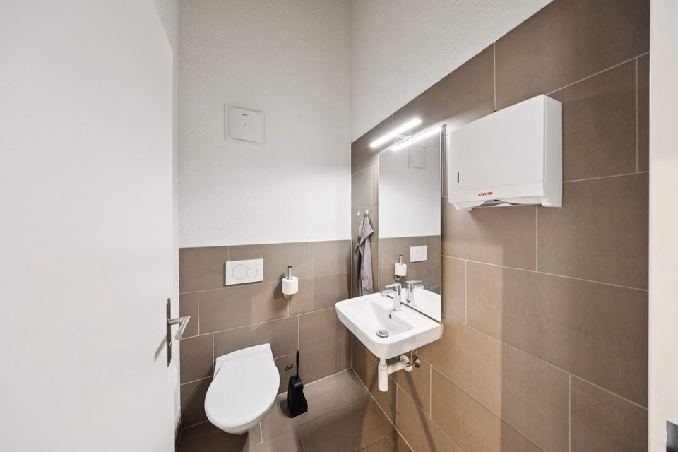 Commercial space near Zollikofen train station, Bernstrasse, 3052 Zollikofen, Bern, CH