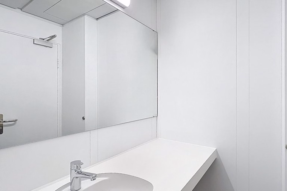 Renovated 161 m2 offices on the 5th floor, Route de Pré-Bois, 1215 Genève, Geneva, CH