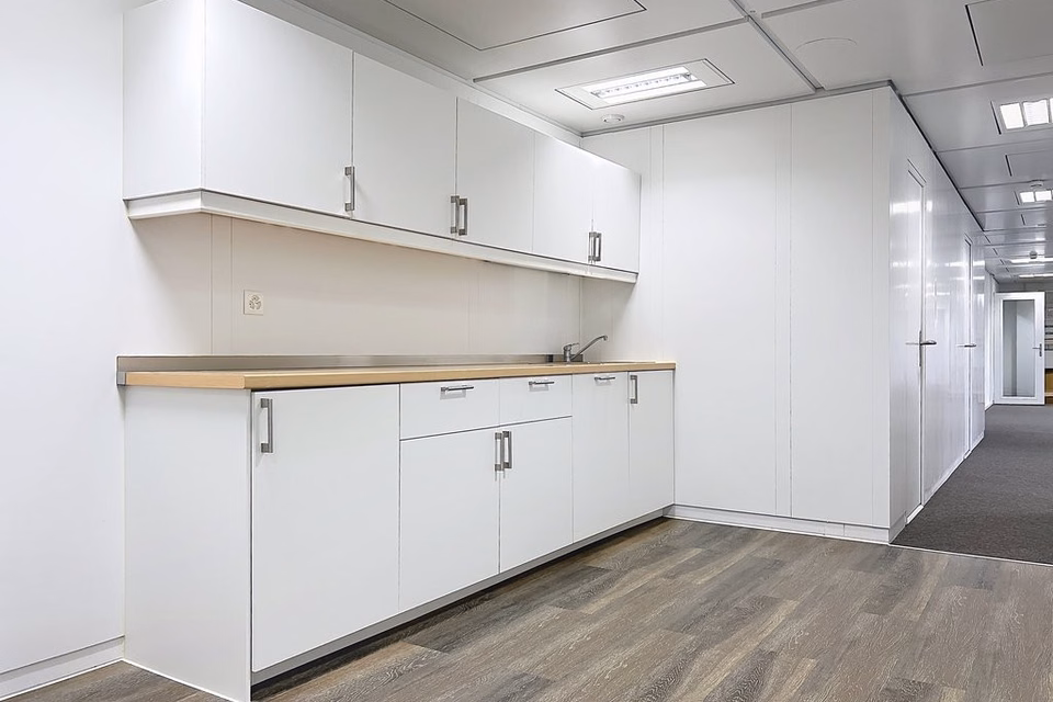 Bright 264 m2 space just steps from the airport, Route de Pré-Bois, 1215 Genève, Geneva, CH