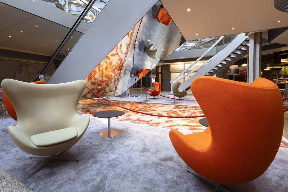 Renovated 730 m2 office space on the 4th floor, Route de Pré-Bois, 1215 Genève, Geneva, CH