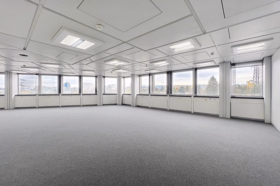 Renovated 730 m2 office space on the 4th floor, Route de Pré-Bois, 1215 Genève, Geneva, CH