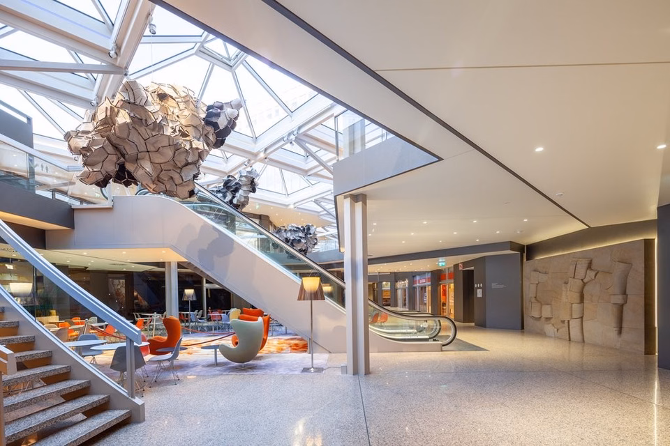 TO LET 1,791 m2 for school / training, Route de Pré-Bois, 1215 Genève 15 Aéroport, Geneva, CH