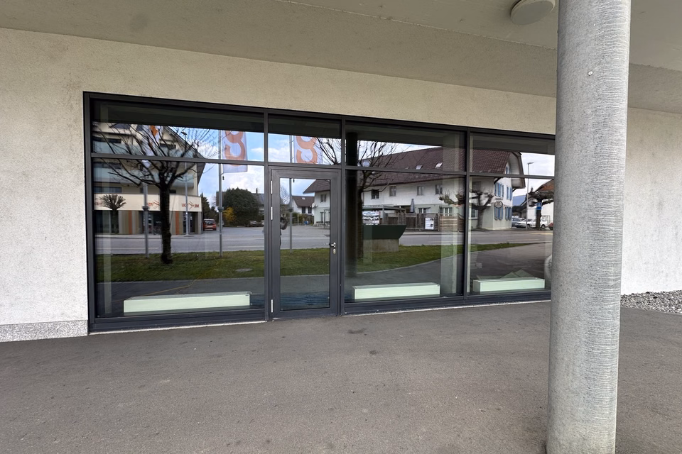 Attractive commercial premises in the lively centre of Studen BE — ideal location for your business success, Wydenpark 1-7, Hauptstrasse, 2557 Studen, Bern, CH
